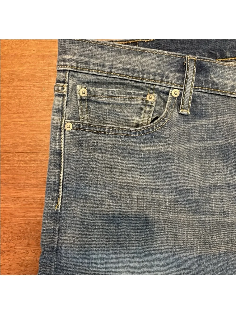 Levi’s 513 Slim Straight Jeans Men’s 38x32 Light Wash Denim Distressed Fade